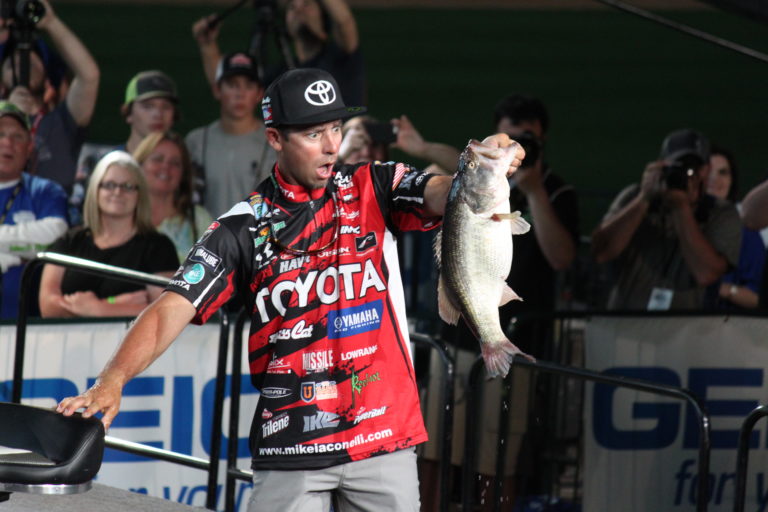 Mike Iaconelli with a big bass at the 2017 Bassmaster Classic